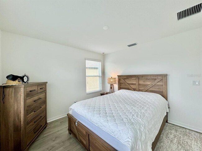 Building Photo - 5732 Newberry Pnes Ave