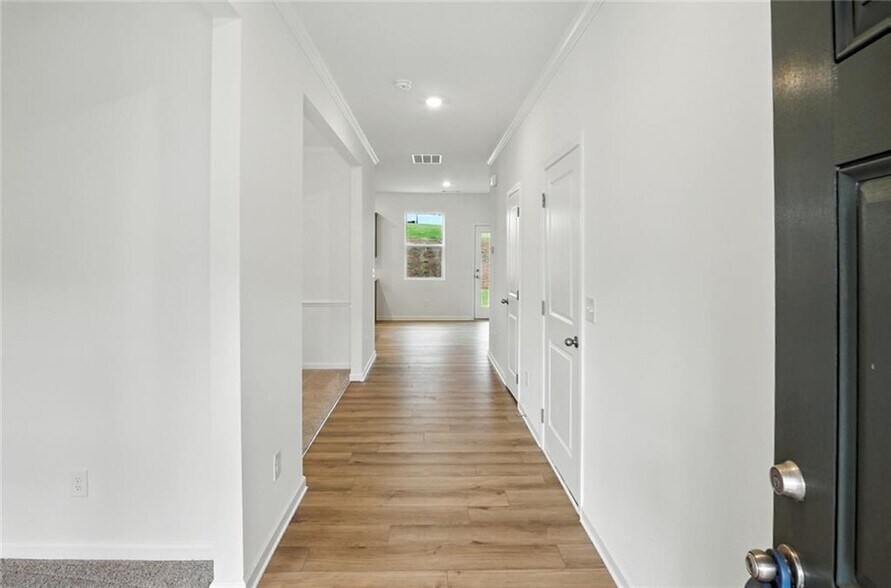 Building Photo - 233 Bloomfield Cir