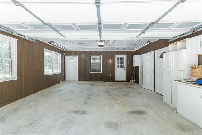 Building Photo - 472 Edwards Ct NW