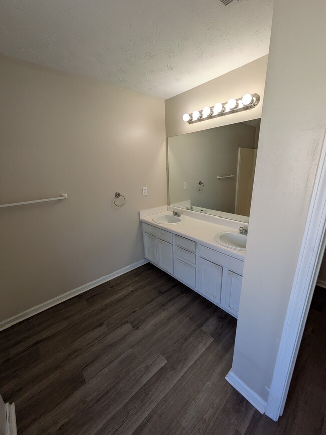 Building Photo - 375 Searchlight Dr