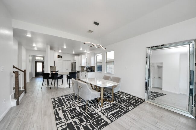 Building Photo - 8111 Fairfield Mnr Wy