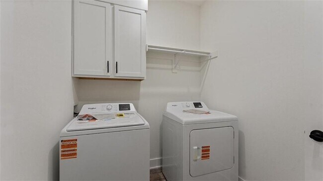 Building Photo - 123 N Banner Ave