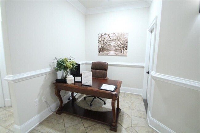 Building Photo - 11 Perimeter Center E