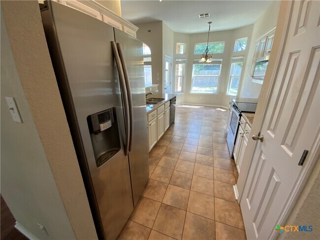 Building Photo - 2823 Butterfly Dr