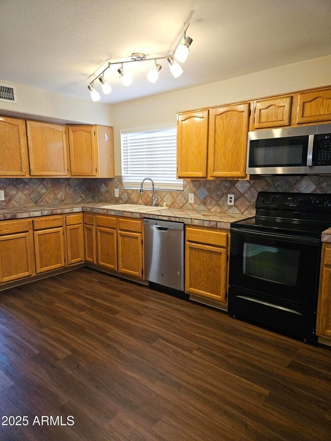 Building Photo - 1194 N Madrid Ln
