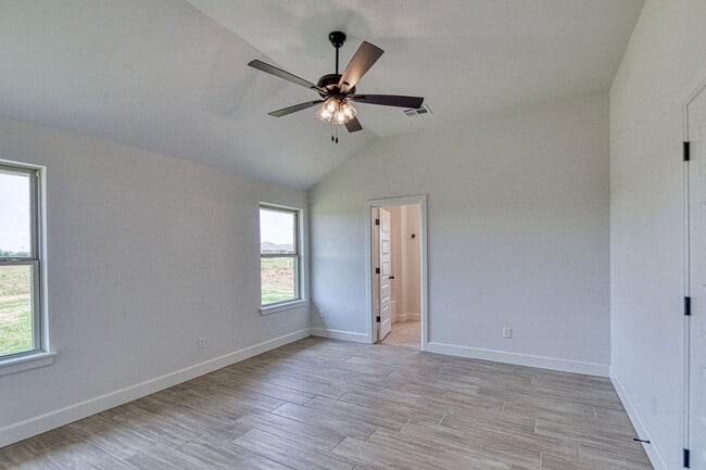 Building Photo - 3812 SE 80th St