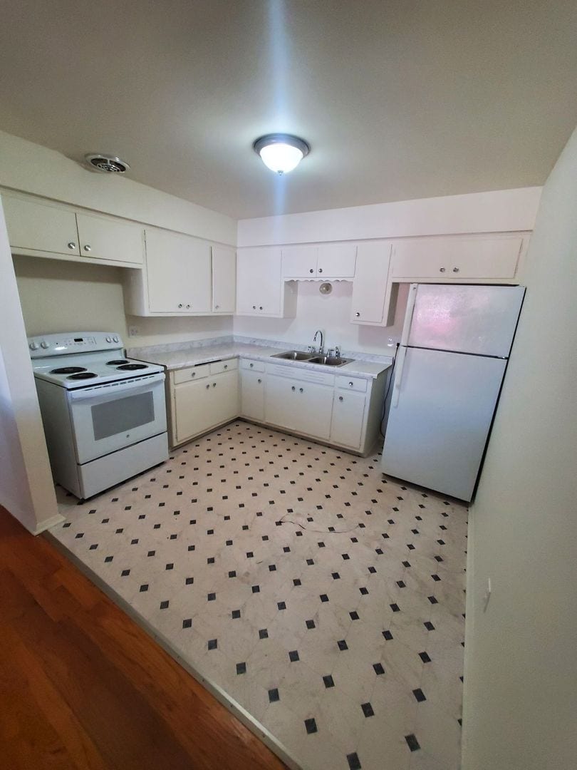 Building Photo - 4454 S 14th St