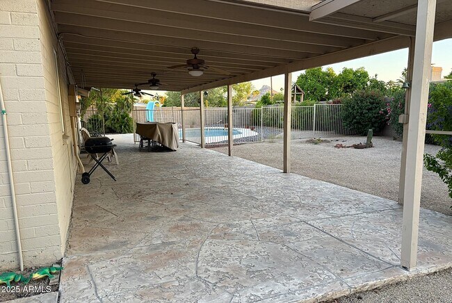 Building Photo - 3625 E Garden Dr