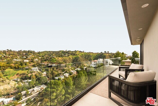 Building Photo - 2422 Apollo Dr