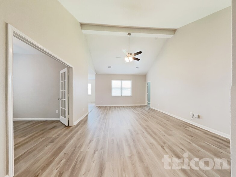 Building Photo - 216 Ryan St