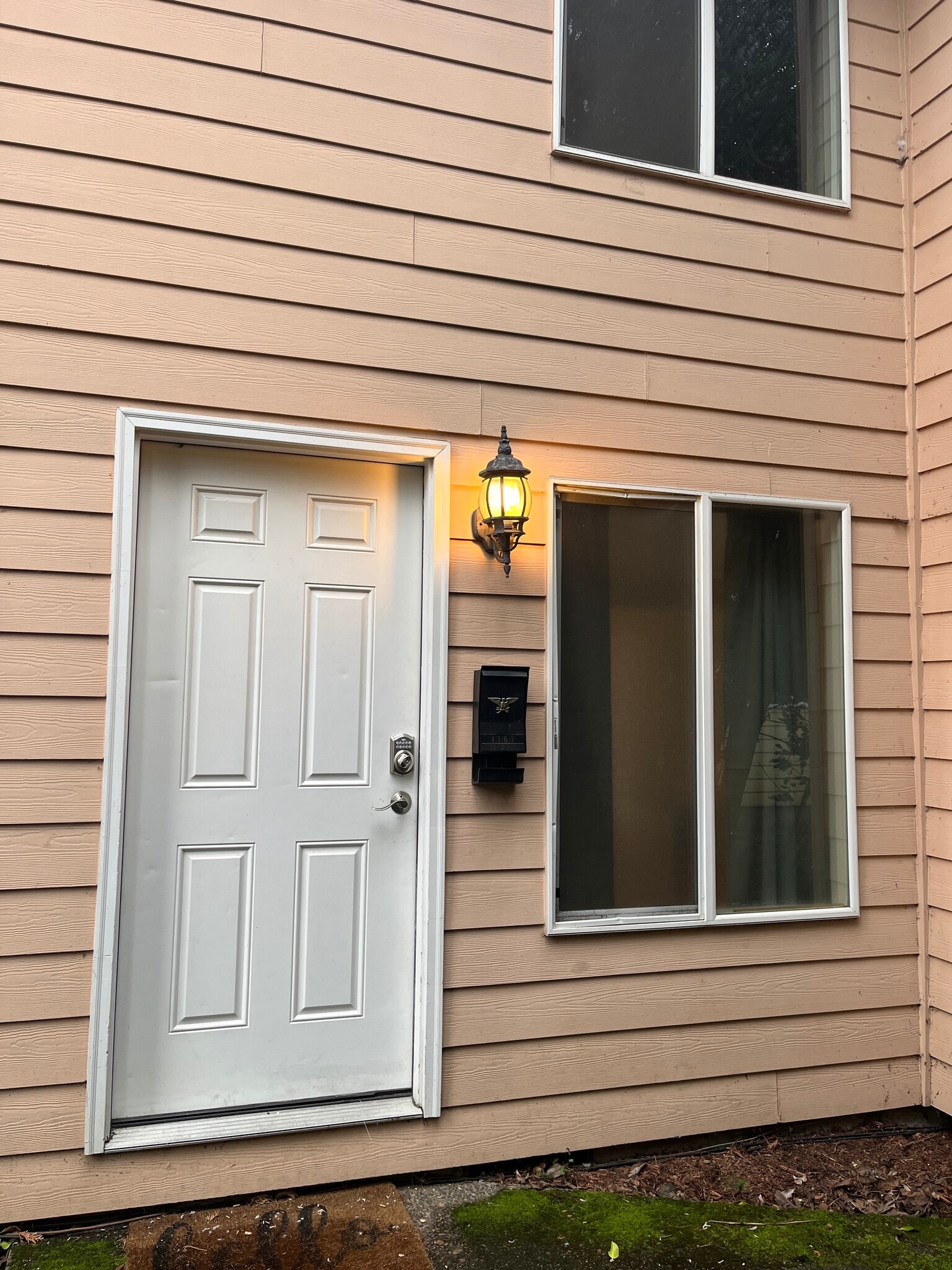 Building Photo - 4167 SE Cesar E Chavez Blvd