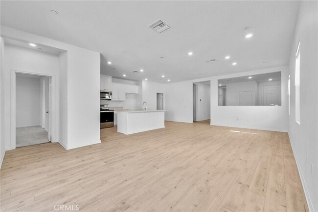 Building Photo - 4688 Florence Dr