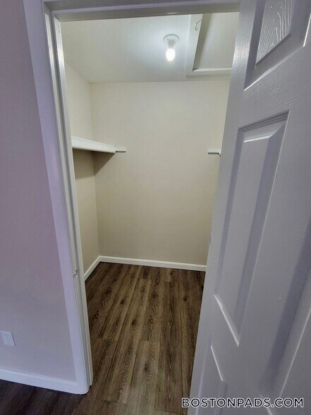 Building Photo - 3 Admiralty Dr
