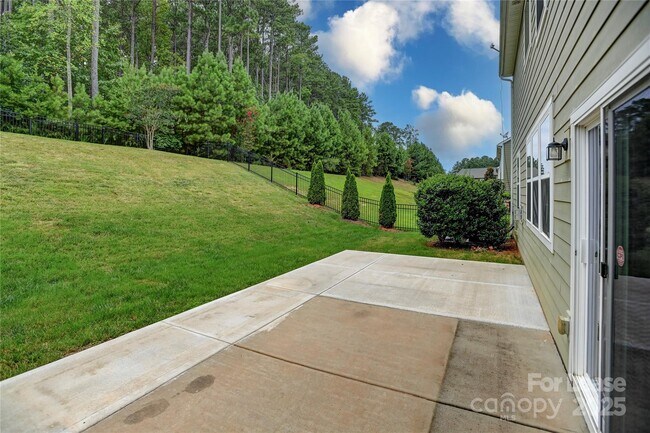 Building Photo - 131 Cherry Bark Dr