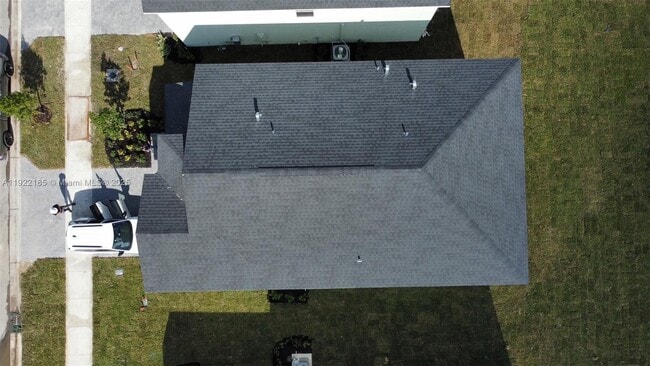 Building Photo - 5885 Sweetwood Dr