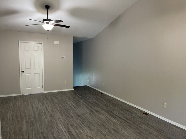 Building Photo - KU3-Osage Duplex 3