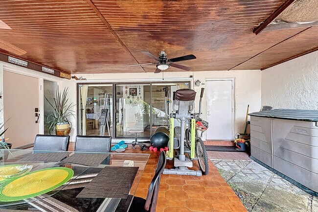 Building Photo - 693 NW 102 Pl