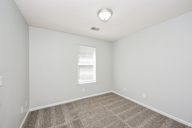 Building Photo - 419 Old Plantation Dr