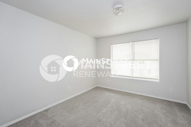 Building Photo - 4 Bedroom Pet-Friendly Home in Fort Worth, TX with Main Street Renewal