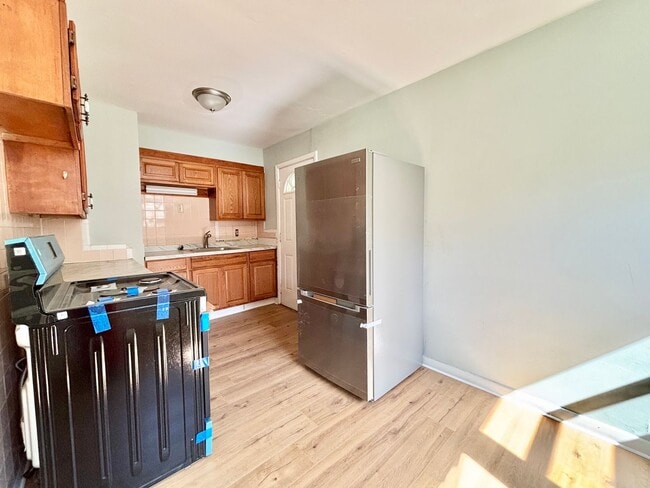 Building Photo - Charming 3-Bedroom Duplex Unit in Norfolk