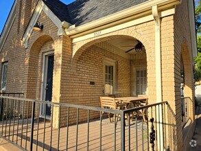 Building Photo - Quaint Early American Home in Bluebonnet H...