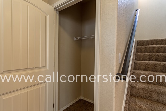 Building Photo - 6698 Lucky Star Ln
