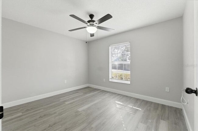 Building Photo - 985 Highland Crest Cir