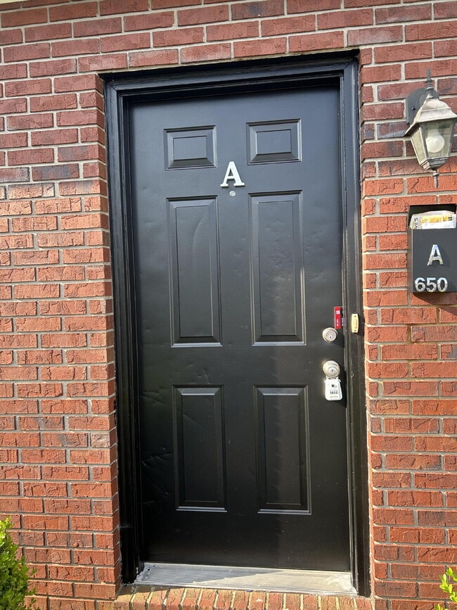 Building Photo - 3 BD 2 BA APARTMENT BY TTU FOR RENT