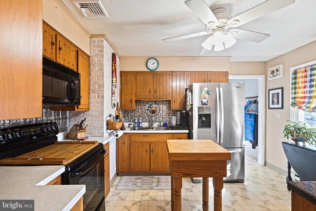 Building Photo - 2323 Bond Rd