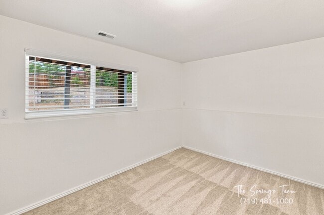 Building Photo - 1239 Suncrest Way