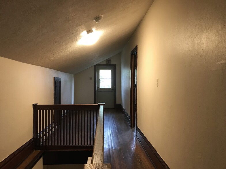 Hallway -Rear Unit - 604 W Main St