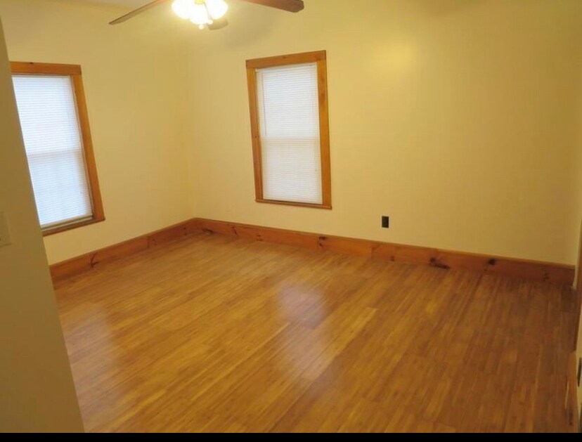 Building Photo - 90 Wallace St