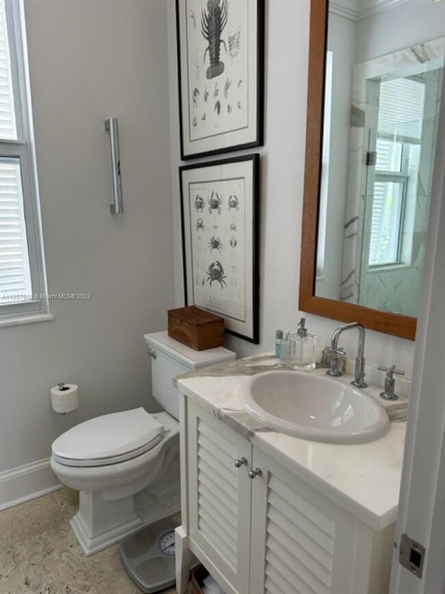 Building Photo - 645 Almeria Ave