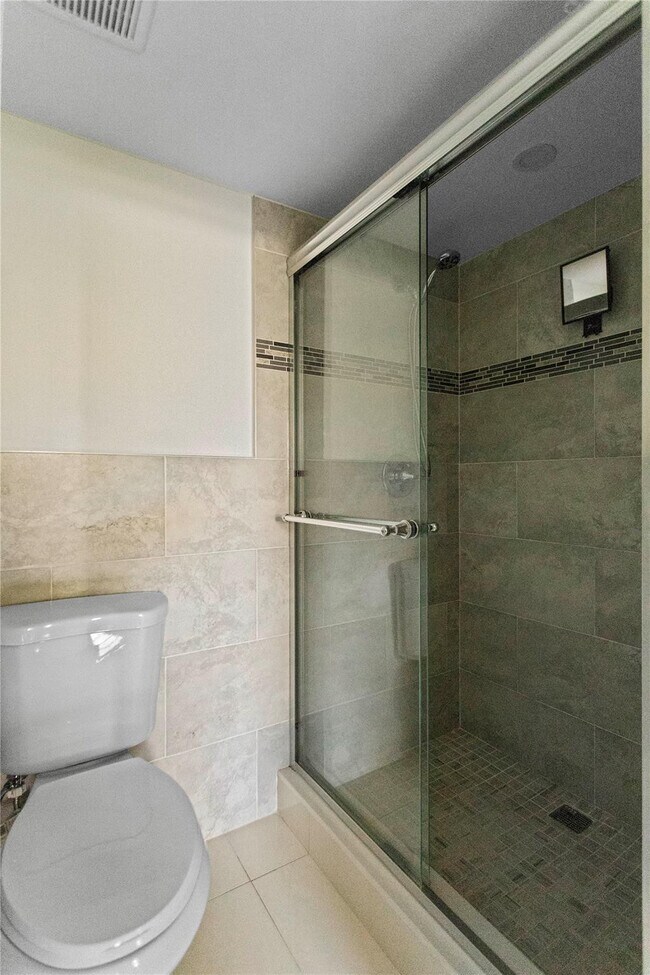 Building Photo - 1719 Whitehall Dr