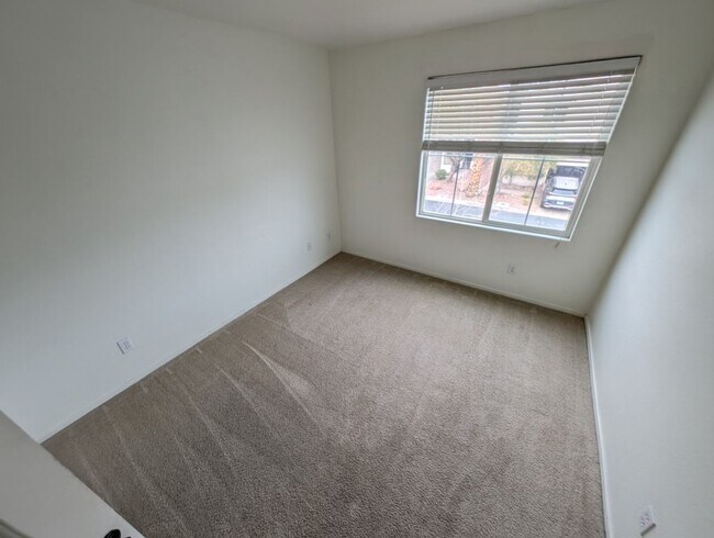 Building Photo - 9735 Clifford Walk Ave