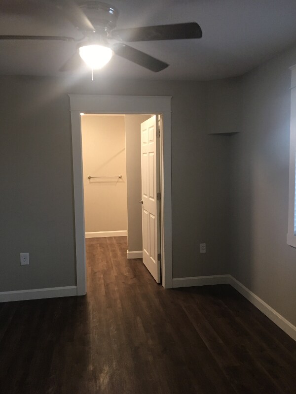 Building Photo - 320 E Main St