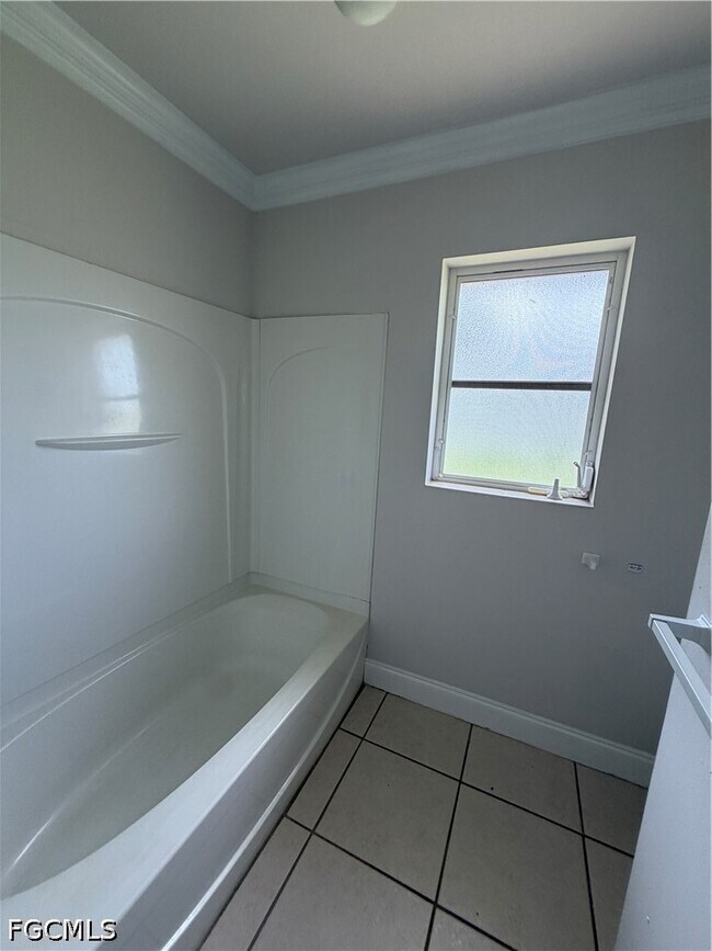 Building Photo - 5315 Belrose St