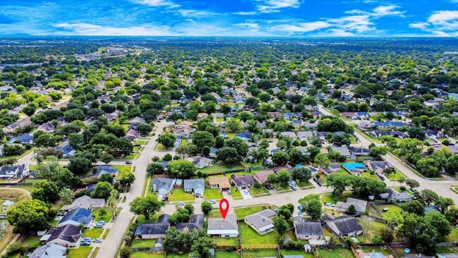 Building Photo - 7410 La Pl Dr