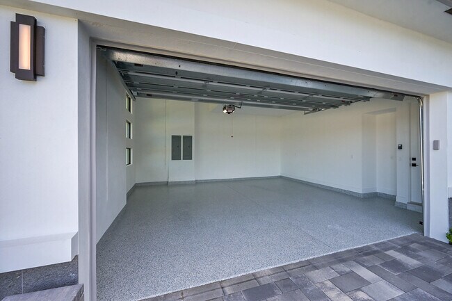 Building Photo - 9979 Migration Pt