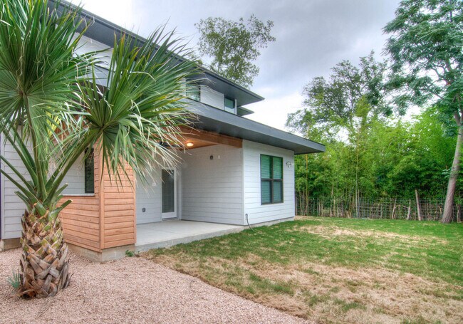 Building Photo - 4303 Red River St