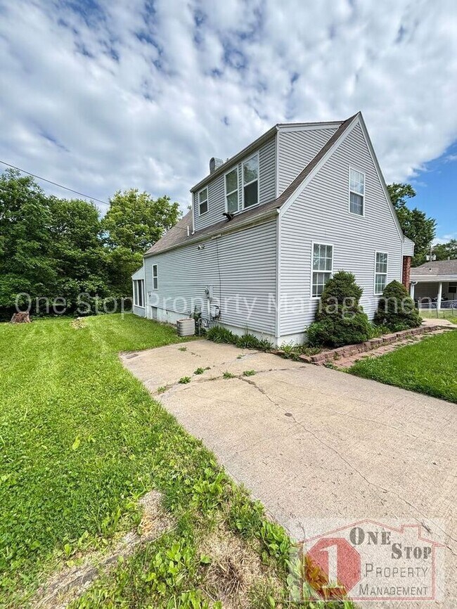 Building Photo - 2 Bedroom, 1.5 Bathroom Home in Independen...