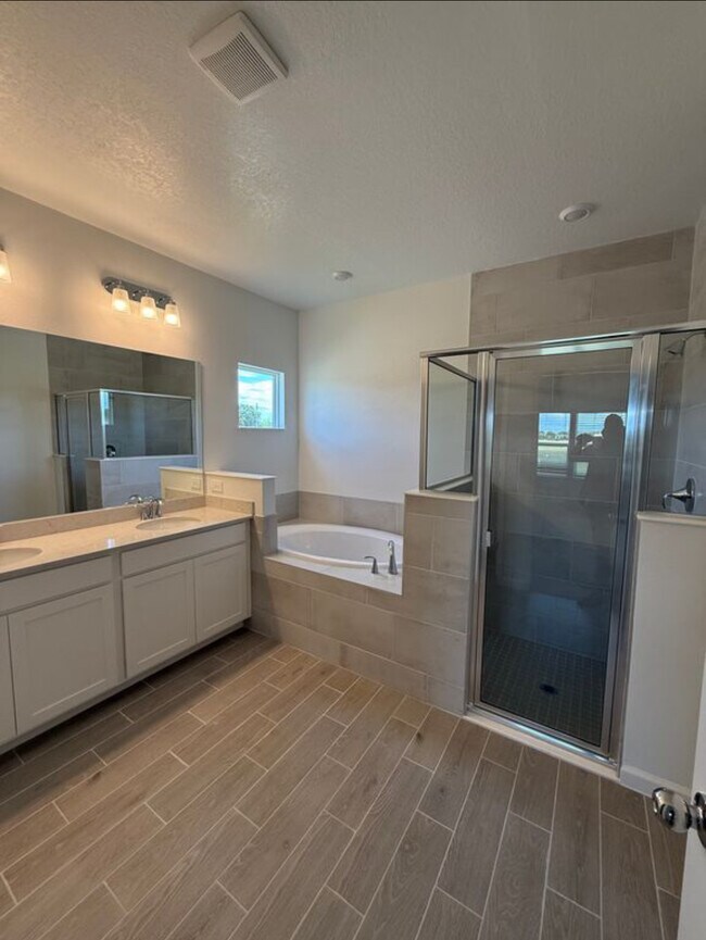Building Photo - 6933 SW 89th Ln