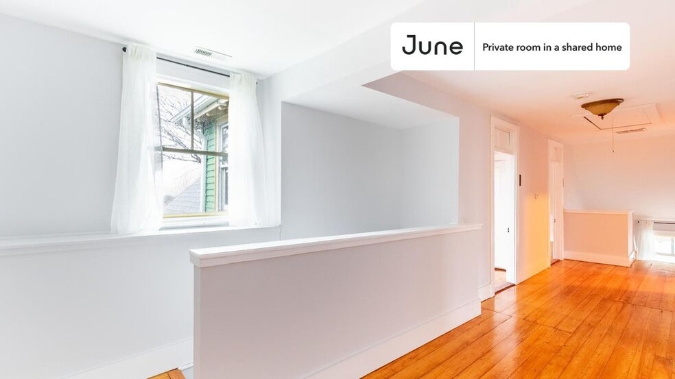 Building Photo - Room in Shared 5 bed/2.5 bath home in Newton Corner