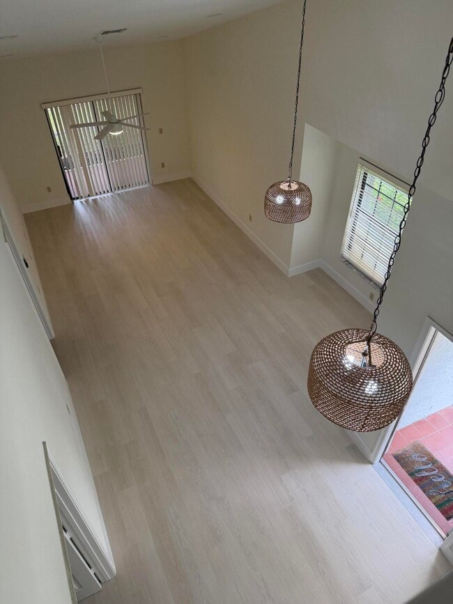 Building Photo - 13505 Fountain View Blvd