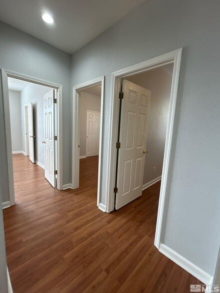 Building Photo - 2841 Granville Dr