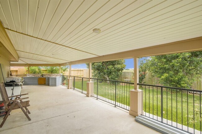 Building Photo - 21031 Stoney Haven Dr
