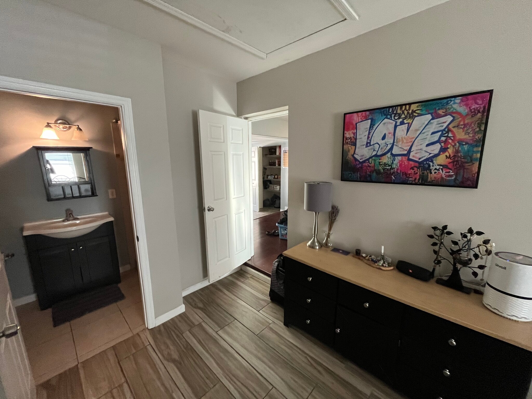 Primary bedroom - 1833 Lombardy Dr