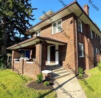Building Photo - SOUTH BROAD RIPPLE 3BEDROOM  HALF DUPLEX AVAILABLE NOW!