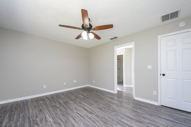 Building Photo - 11530 Foxglove Dr