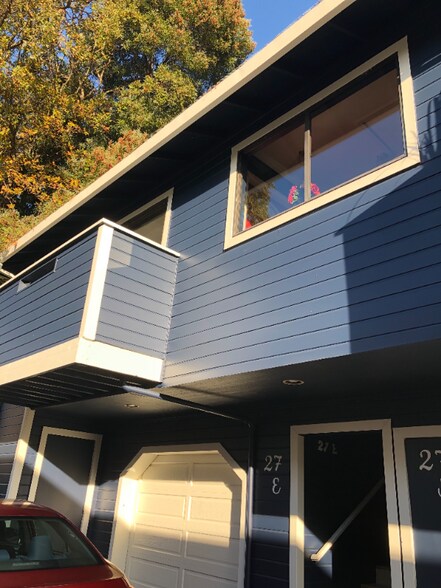 Building Photo - 27 Stevens Pl
